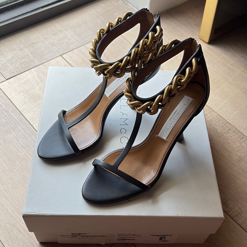 Stella McCartney Black and Gold Heels with Metallic T-Strap